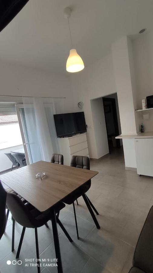 Apartmani Gavran Pirovac Extérieur photo