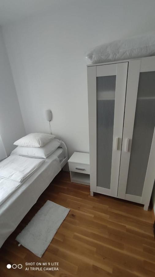 Apartmani Gavran Pirovac Extérieur photo