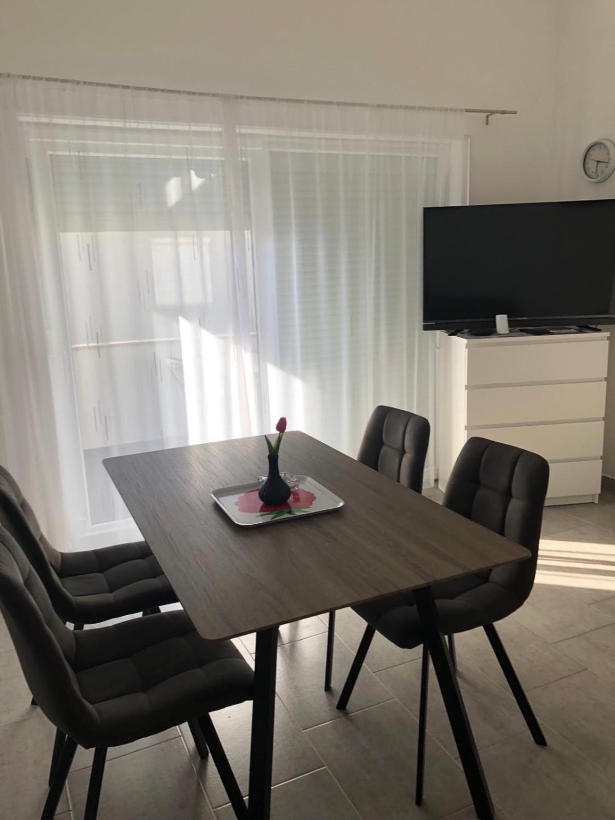 Apartmani Gavran Pirovac Extérieur photo