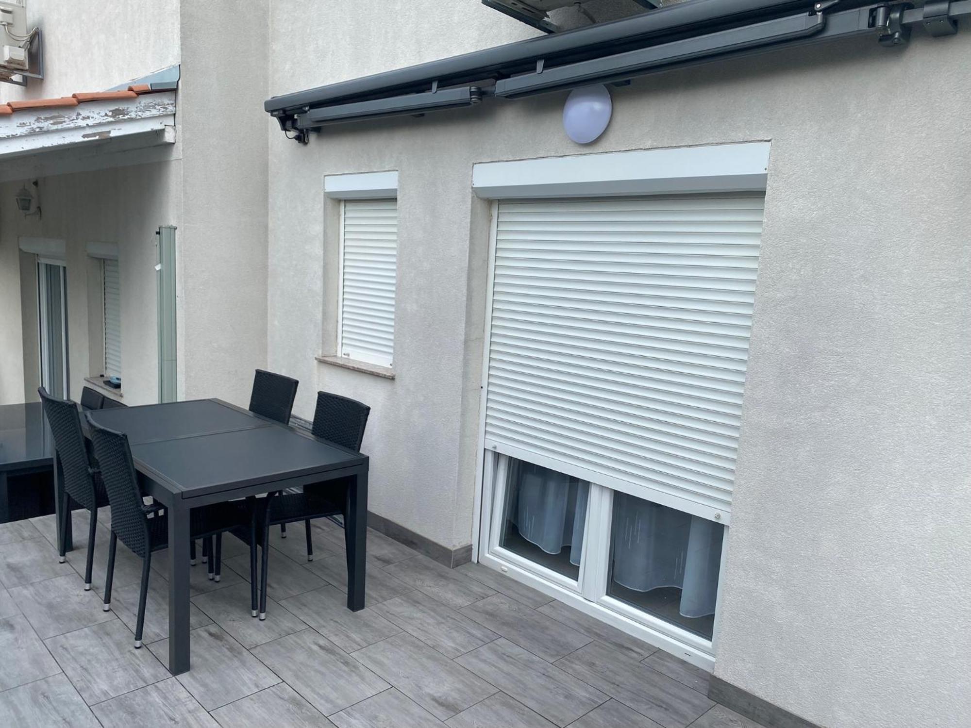 Apartmani Gavran Pirovac Extérieur photo