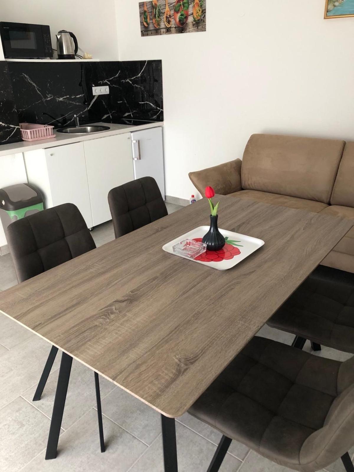 Apartmani Gavran Pirovac Extérieur photo